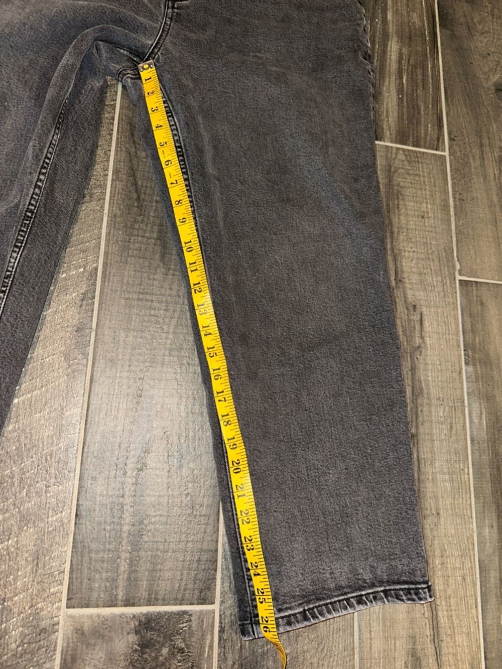 Everlane Curvy Way-High Jeans - Picture 10 of 11